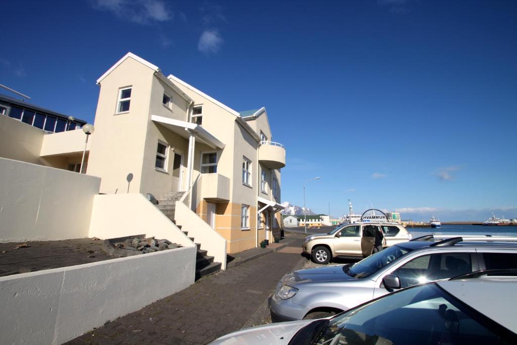 Hvammur Apartments By The Harbour ホプン エクステリア 写真